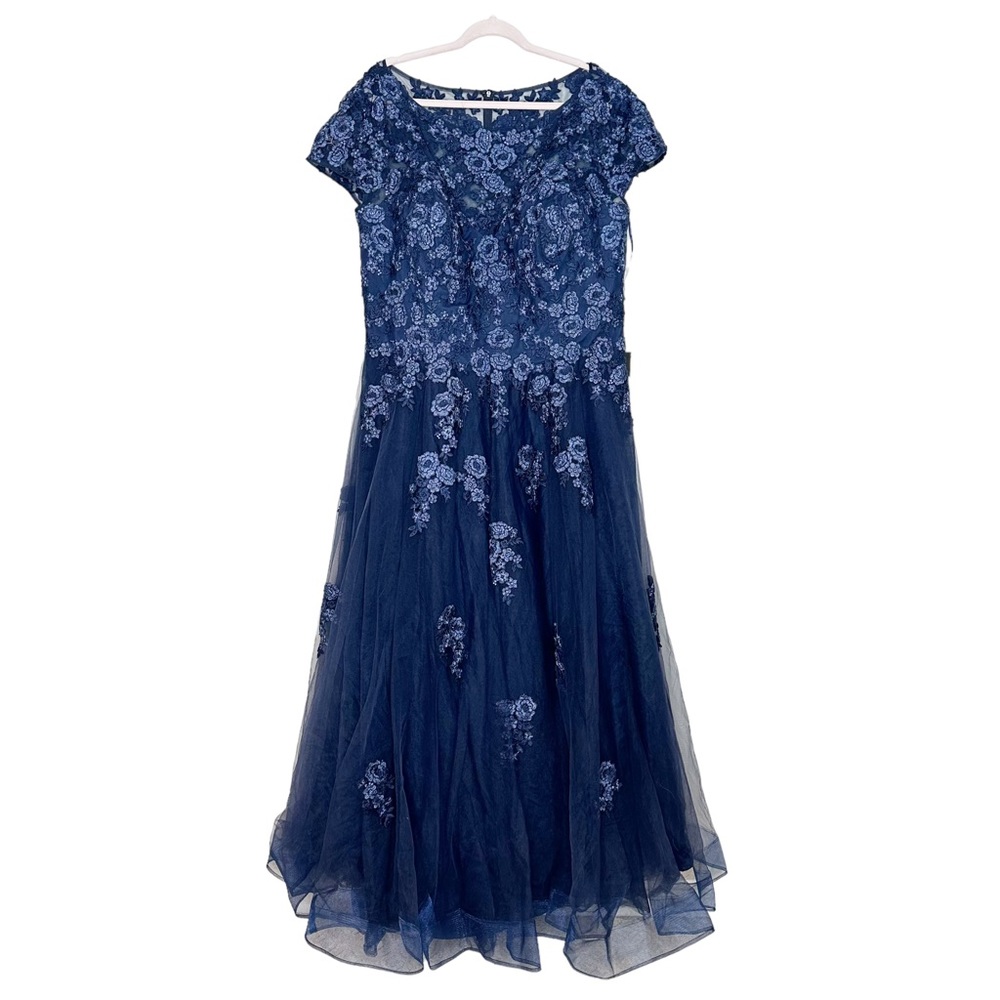 NWT La Femme Size 20 Navy Intricate Lace Long Tulle Gown Plus - Picture 3 of 12